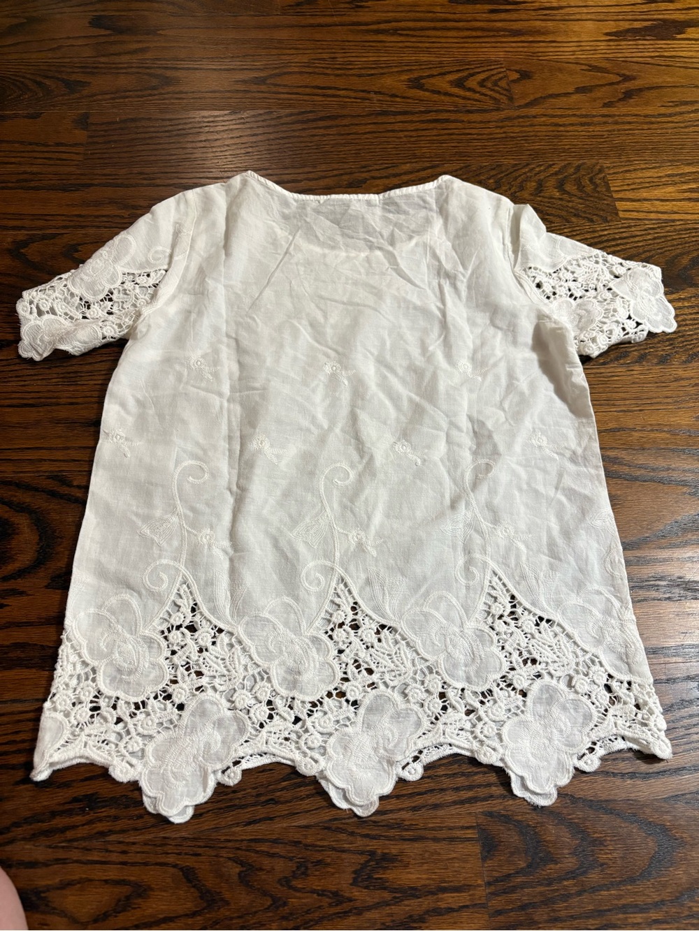 OUI French Designer White V-Neck Women's Tee